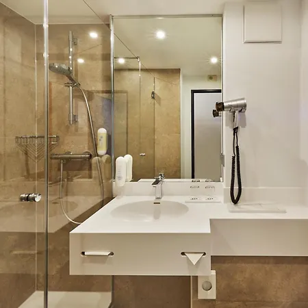H+ Koeln Hotel 4*