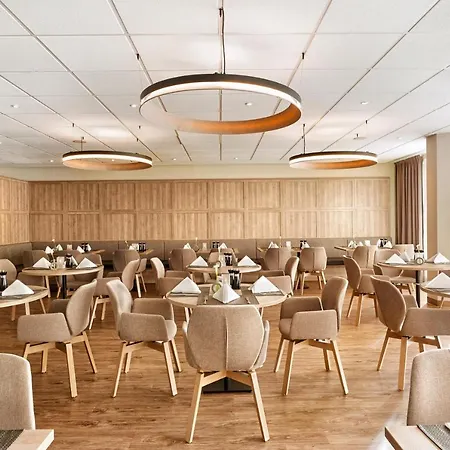 Hotel H+ Köln 4*