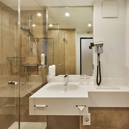 H+ Koeln Hotel 4*