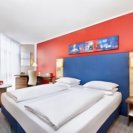 H+ Koeln Hotel 4*