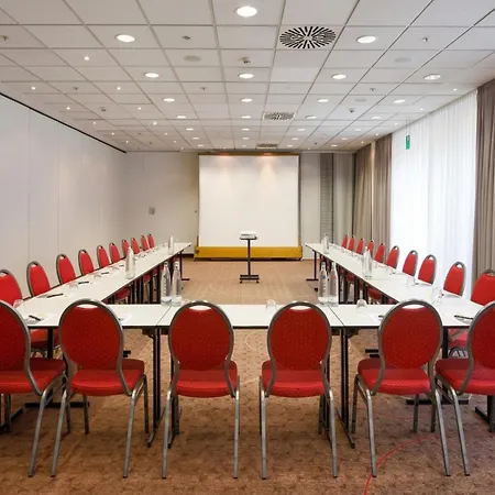 Hotel H+ Koeln 4*