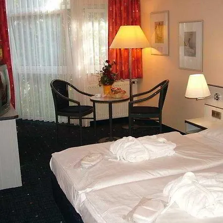 科隆布吕尔h +酒店 4* Brühl