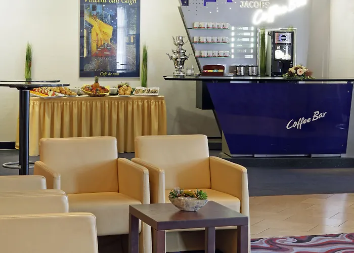 科隆布吕尔h +酒店 4*