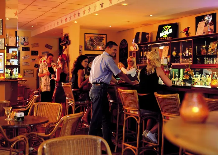 酒店 科隆布吕尔h +酒店 4*