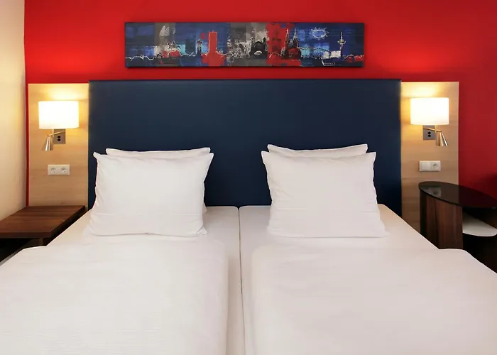 科隆布吕尔h +酒店